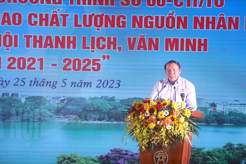 Bộ trưởng Bộ VHTT&amp;DL Nguyễn Văn H&ugrave;ng ph&aacute;t biểu.