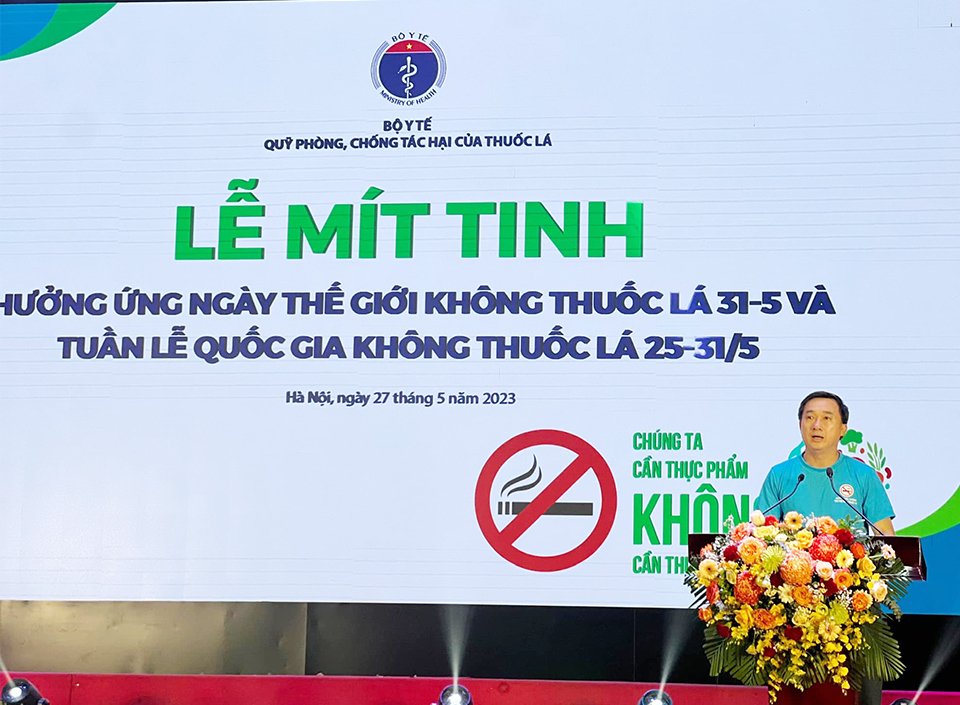 GS.TS Trần Văn Thuấn - Thứ trưởng Bộ Y tế phát bi&ecirc;̉u tại l&ecirc;̃ mít tinh.