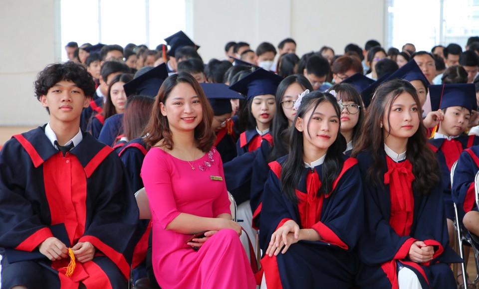 Học sinh Hà Nội trong lễ trưởng thành