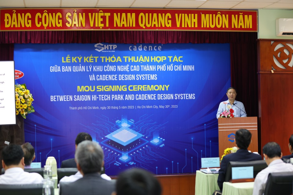Phó Chủ tịch UBND TP Hồ Chí Minh Dương Anh Đức khẳng định phát triển công nghiệp điện tử, vi mạch bán dẫn là chủ trương lớn của Đảng, Nhà nước.  