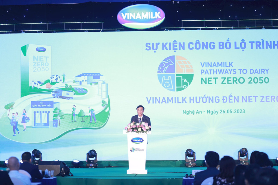 &Ocirc;ng Nguyễn Hạnh Ph&uacute;c &ndash; Chủ tịch HĐQT Vinamilk chia sẻ về cam kết của Vinamilk đối với mục ti&ecirc;u Net Zero