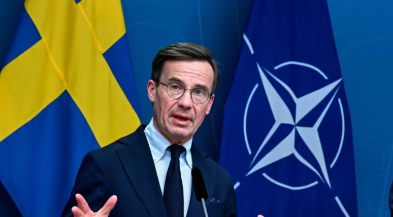 Theo &ocirc;ng Ulf Kristersson, thủ tướng Thụy Điển: Chỉ [Tổng thống Nga] Vladimir Putin được lợi nếu Thụy Điển c&ograve;n lại b&ecirc;n ngo&agrave;i NATO. Ảnh: EPA