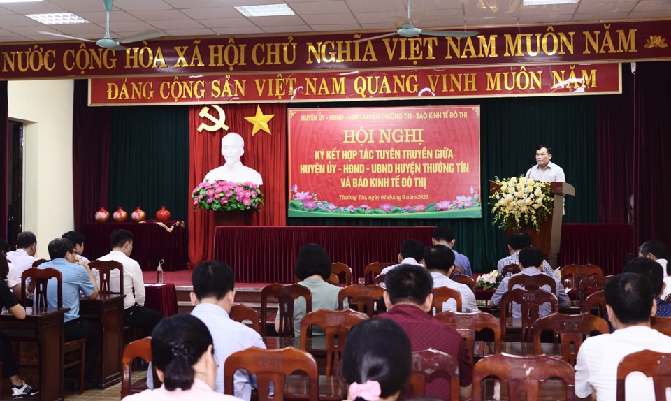 B&iacute; thư Huyện ủy Thường T&iacute;n Nguyễn Tiến Minh ph&aacute;t biểu tại hội nghị