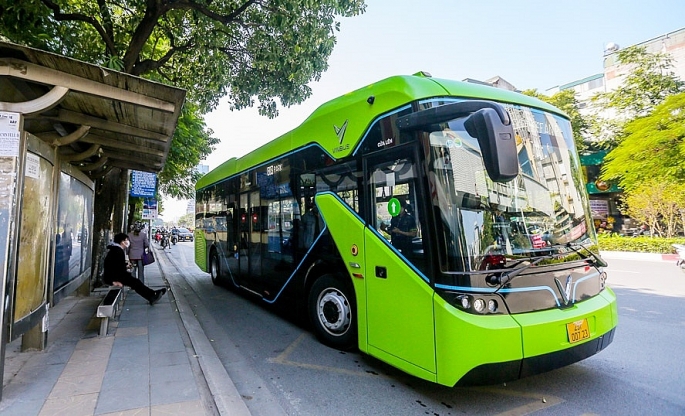 Hà Nội: Đẩy mạnh "xanh hóa" xe buýt - Ảnh 1