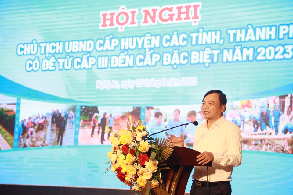 Thứ trưởng Bộ NN&amp;PTNT Nguyễn Ho&agrave;ng Hiệp ph&aacute;t biểu tại hội nghị.