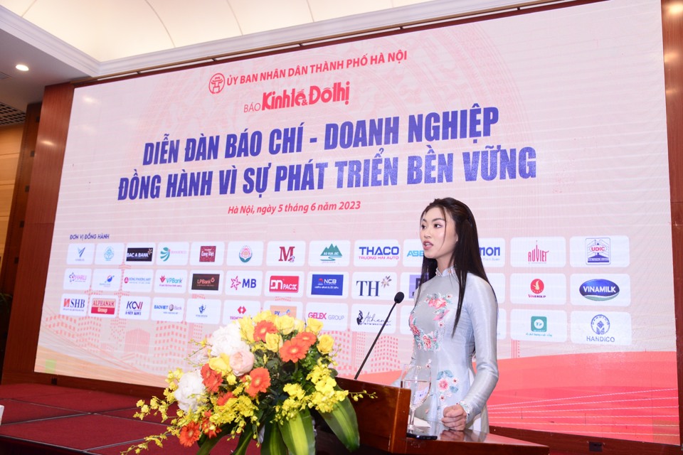 Hoa hậu Thể thao Việt Nam 2022 Đo&agrave;n Thu Thủy tại Diễn đ&agrave;n. Ảnh: Phạm H&ugrave;ng