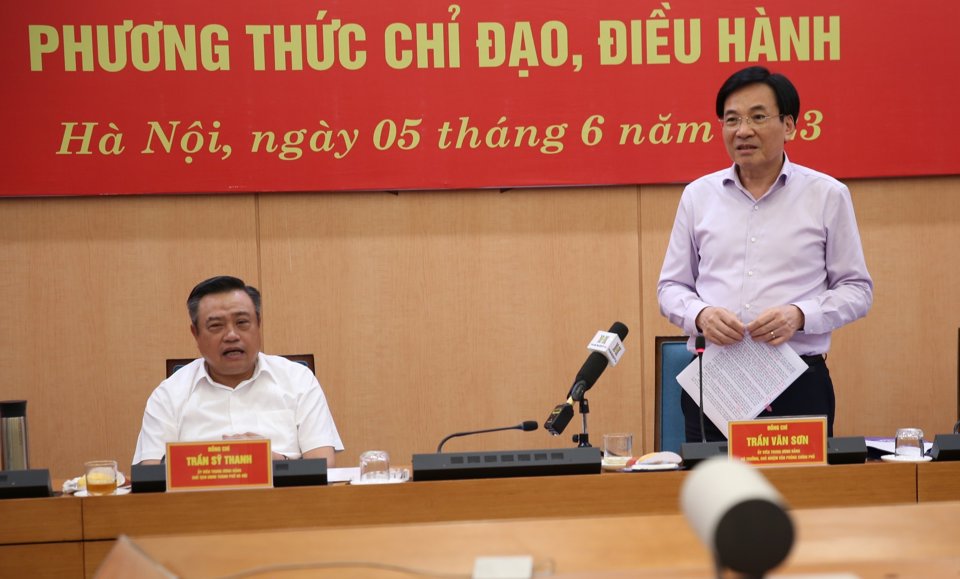 Bộ trưởng, Chủ nhiệm Văn phòng Chính phủ Trần Văn Sơn phát biểu tại buổi làm việc. Ảnh: Công Thọ