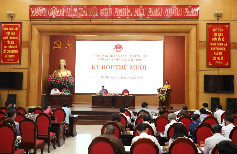 Quang cảnh kỳ họp.