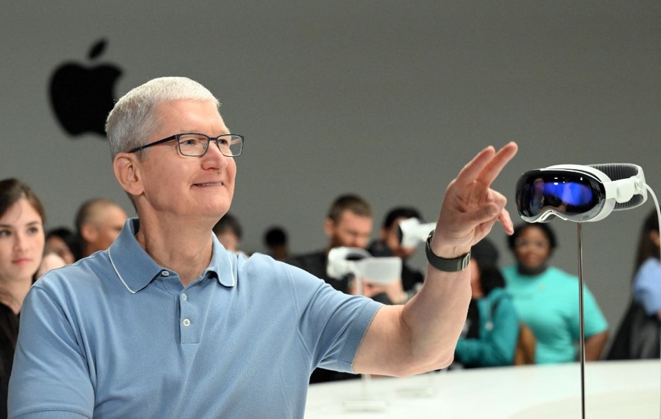 Tim Cook đ&atilde; n&oacute;i nhầm gi&aacute; k&iacute;nh Vision Pro l&agrave; 34,99 USD.