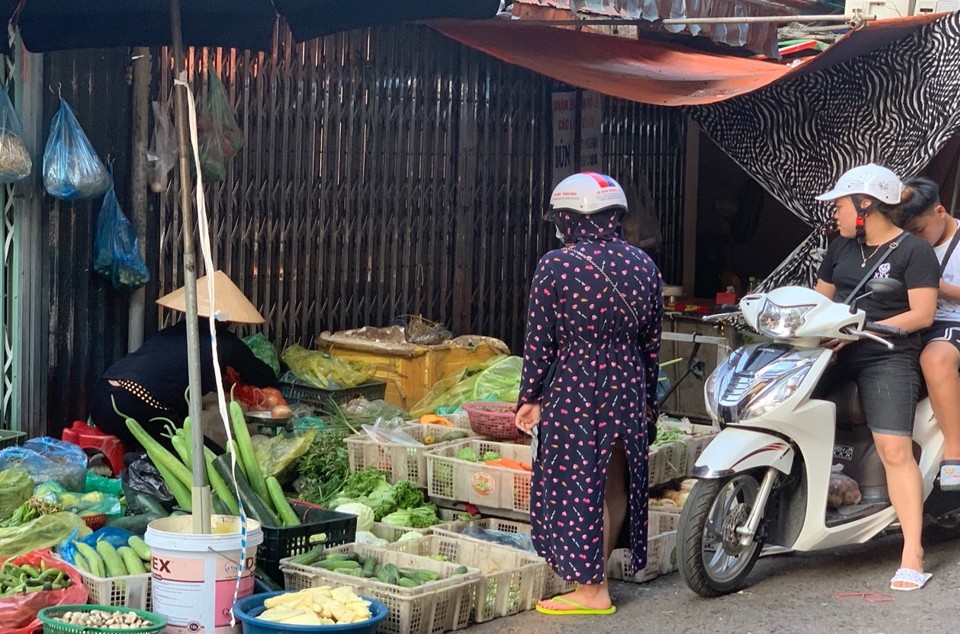 Sạp rau củ quả tại chợ Trại Găng - Bạch Mai. Ảnh: Việt H&ugrave;ng