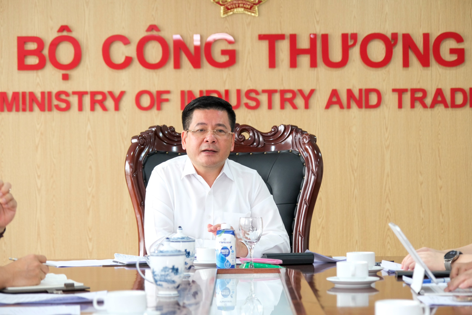Bộ trưởng Bộ C&ocirc;ng Thương Nguyễn Hồng Di&ecirc;n.