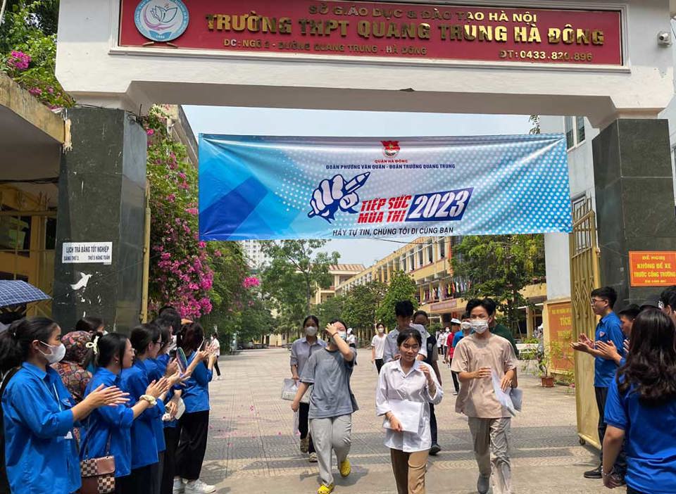 Hà Đông: Học sinh khó đạt điểm tối đa môn Toán do phần hình  - Ảnh 1