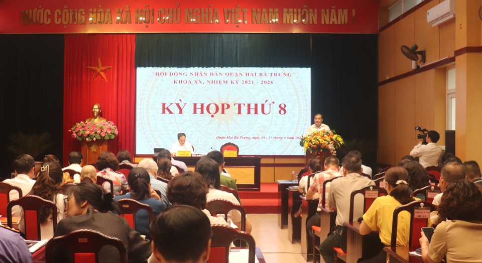 Quang cảnh Kỳ họp thứ 8 HĐND quận Hai B&agrave; Trưng kh&oacute;a XX, nhiệm kỳ 2021 - 2026.