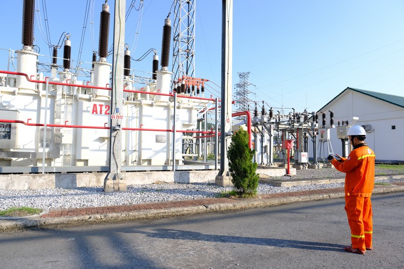 Soi ph&aacute;t nhiệt MBA AT2 - TBA 220kV Thủy Nguy&ecirc;n. Ảnh: Ho&agrave;ng Anh