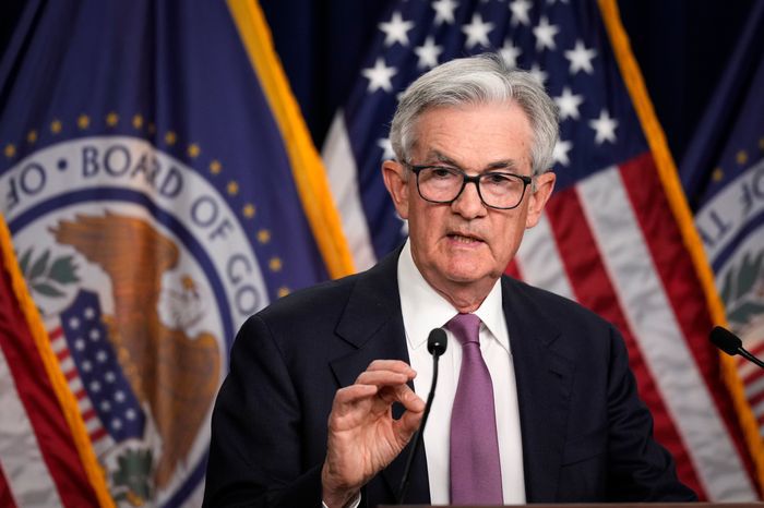 Chủ tịch Fed Jerome Powell ph&aacute;t biểu tại buổi họp b&aacute;o h&ocirc;m 14/6. Ảnh: Getty