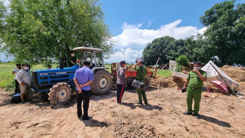 Tai nạn giao thông ngày 22/6/2023: Một người tử vong khi đang sửa rơmóc máy cày - Ảnh 1