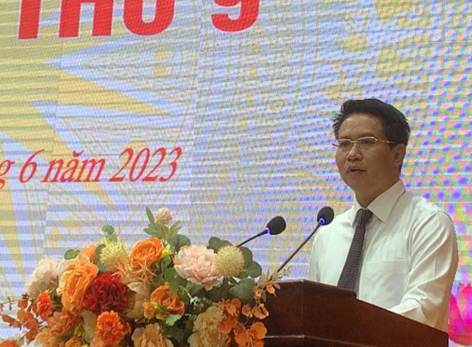 B&iacute; thư Quận ủy H&agrave; Đ&ocirc;ng Nguyễn Thanh Xu&acirc;n ph&aacute;t biểu tại kỳ họp.