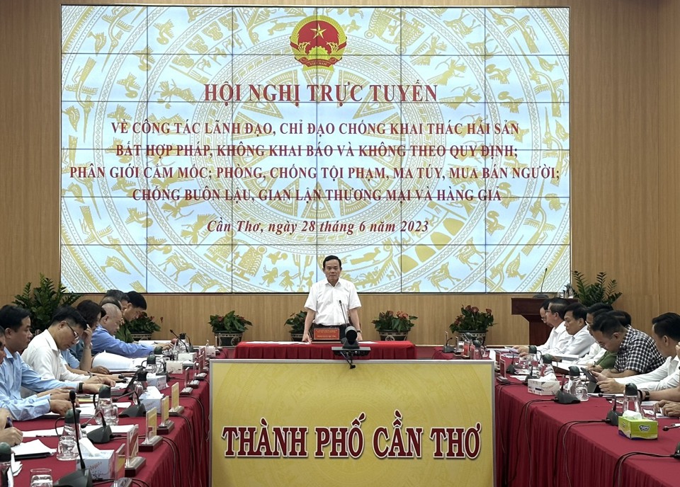 Ph&oacute; Thủ tướng Trần Lưu Quang chủ tr&igrave; Hội nghị&nbsp; với c&aacute;c tỉnh T&acirc;y Nam Bộ. Ảnh Hồng Thắm&nbsp;