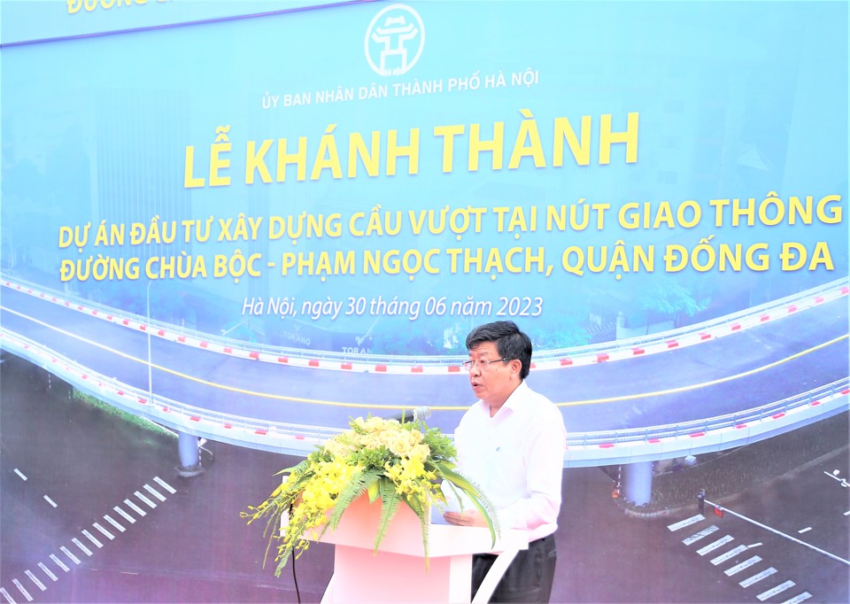 Ph&oacute; Chủ tịch UBND TP H&agrave; Nội Dương Đức Tuấn ph&aacute;t biểu tại buổi lễ.
