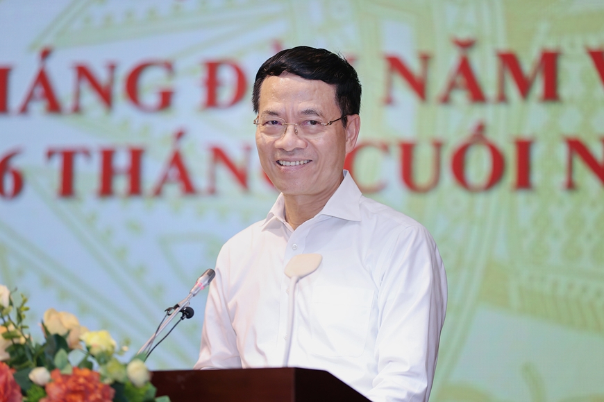 Bộ trưởng Bộ TT&amp;TT Nguyễn Mạnh H&ugrave;ng