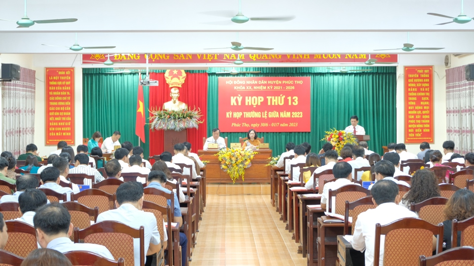 Quang cảnh Kỳ họp thứ 13 HĐND huyện Ph&uacute;c Thọ kho&aacute; XX.