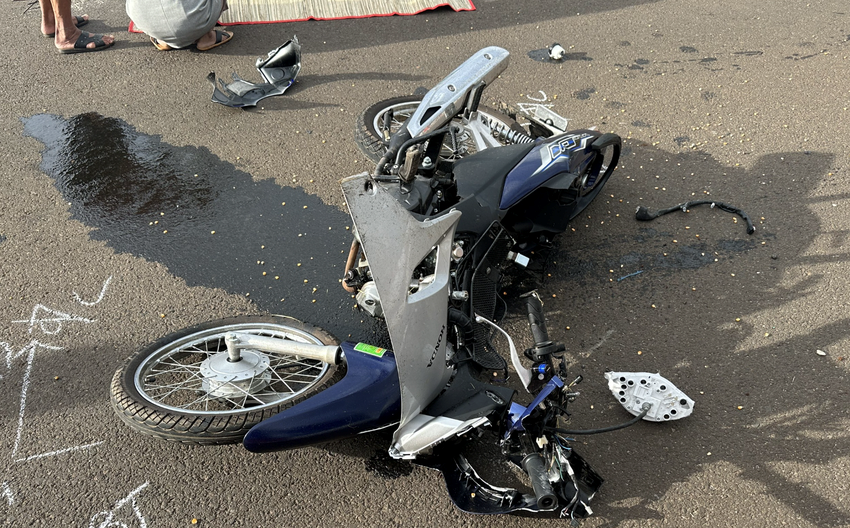 Tai nạn giao thông ngày 3/7/2023: 3 xe máy đâm nhau, 3 người thương vong - Ảnh 3