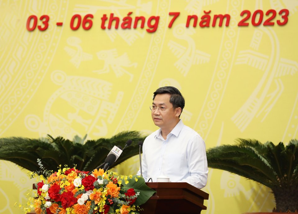 Phó Chủ tịch UBNDTP Hà Nội Hà Minh Hải phát biểu tiếp thu giải trình tại Kỳ họp. Ảnh: Công Hùng