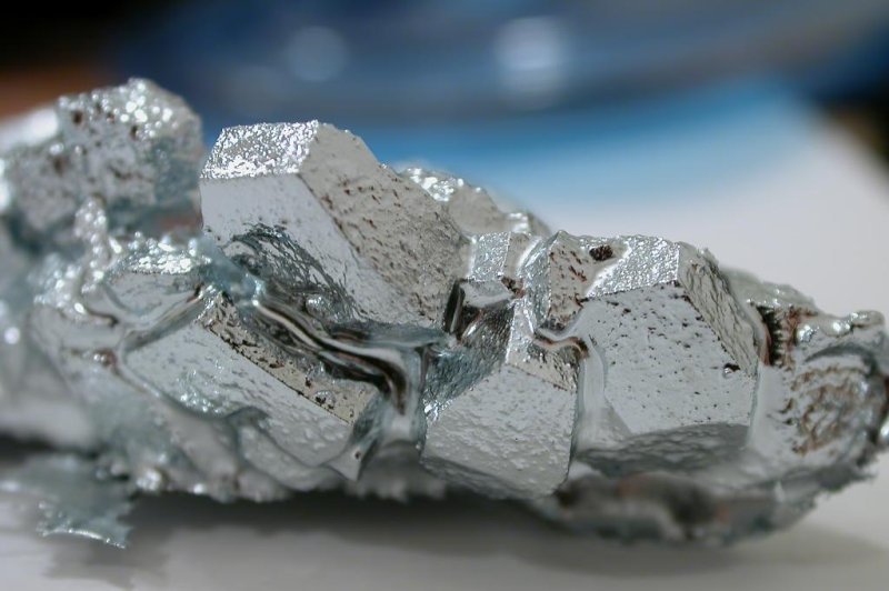 Germanium&nbsp; l&agrave; một kim loại hiếm được sử dụng để chế tạo vật liệu b&aacute;n dẫn. Ảnh:&nbsp; UPI