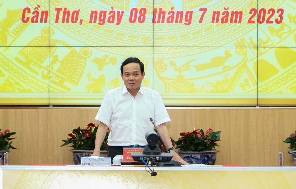 Ph&oacute; Thủ tướng Trần Lưu Quang ph&aacute;t biểu tại buổi l&agrave;m việc với UBND TP Cần Thơ.&nbsp;