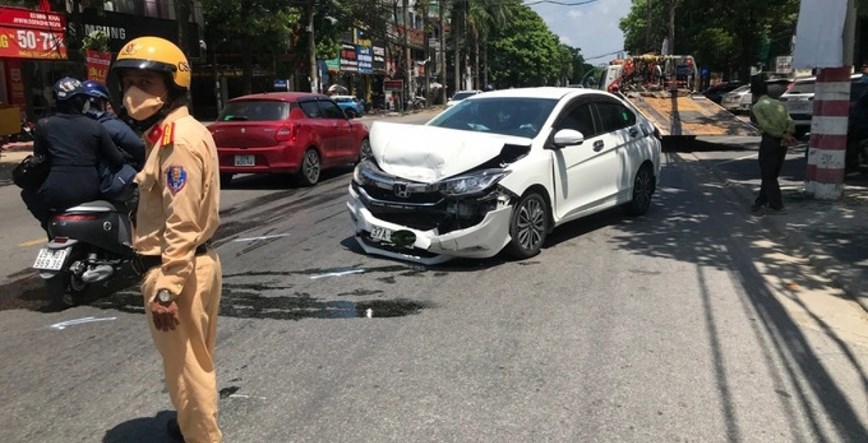 Tai nạn giao thông ngày 9/7/2023: Ô tô tự gây tai nạn, 5 người thương vong - Ảnh 3