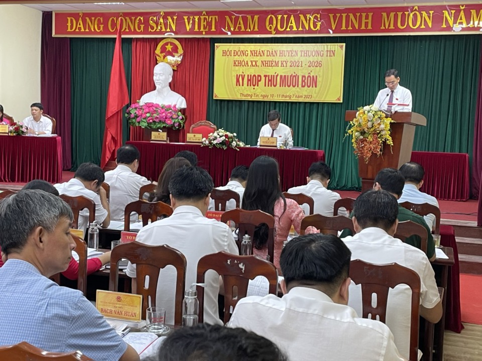 Quang cảnh kỳ họp HĐND huyện Thường T&iacute;n s&aacute;ng 10/7.