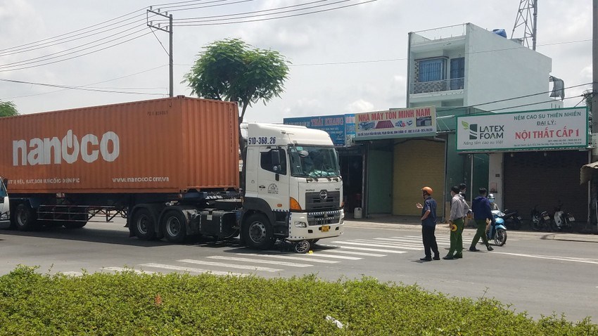 Tai nạn giao thông ngày 12/7/2023: Thi thể thanh niên cùng xe máy dưới mương nước - Ảnh 3