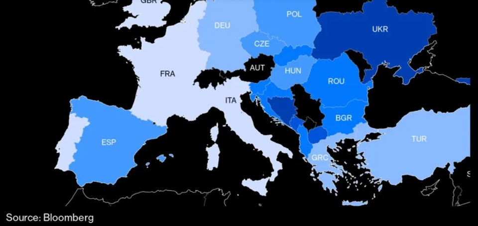 C&aacute;c nh&agrave; l&atilde;nh đạo NATO cam kết đưa Ukraine "x&iacute;ch lại gần hơn bao giờ hết". Ảnh: Bloomberg.&nbsp;