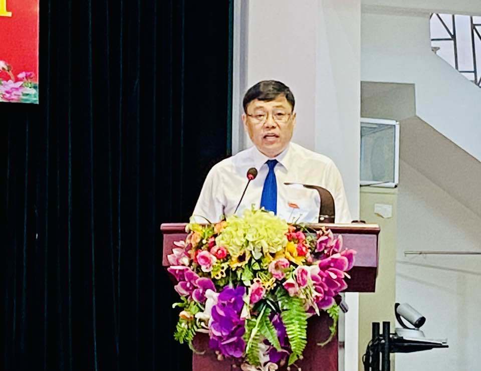 Chủ tịch HĐND huyện Thanh Tr&igrave; Đặng Đức Quỳnh ph&aacute;t biểu khai mạc Kỳ họp.