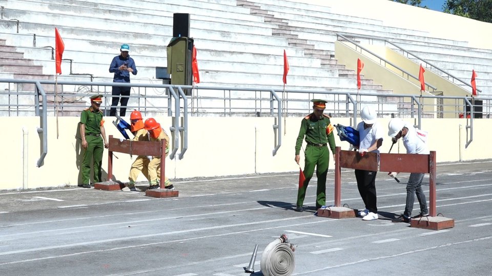 C&aacute;c đội thi tranh t&agrave;i.