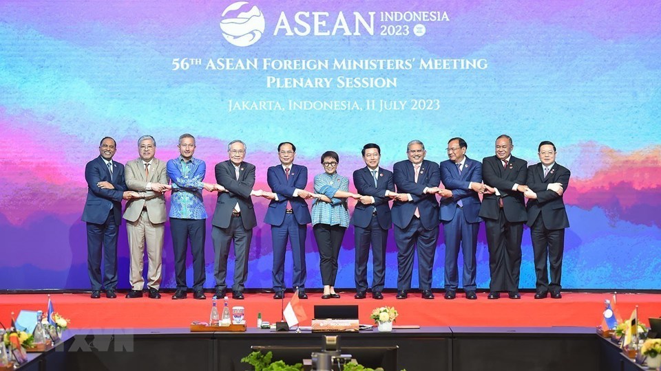 Các Bộ trưởng Ngoại giao ASEAN chụp ảnh chung. Ảnh: TTXVN