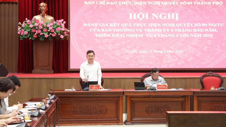 Ph&oacute; Chủ tịch UBND TP H&agrave; Minh Hải ph&aacute;t biểu tại hội nghị.