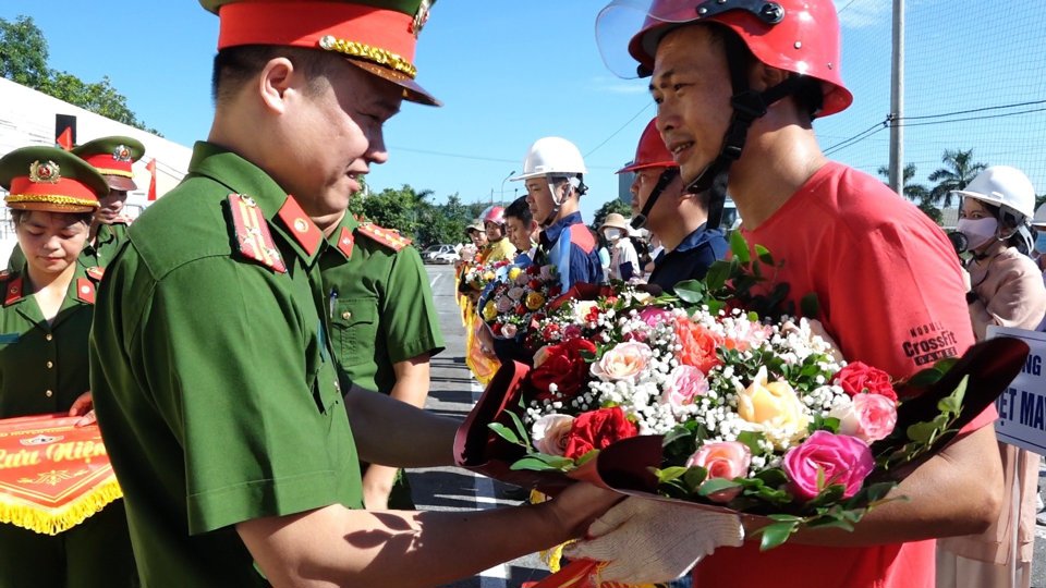 Thanh Oai: 24 đội tranh tài hội thao nghiệp vụ chữa cháy, cứu nạn cứu hộ - Ảnh 2