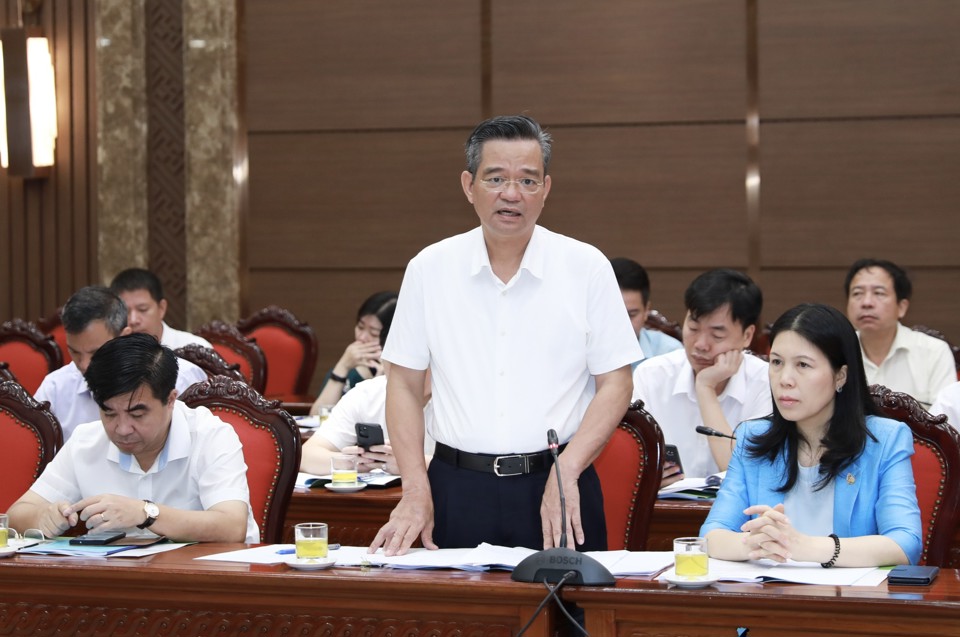 B&iacute; thư Huyện ủy Ba V&igrave; Dương Cao Thanh ph&aacute;t biểu tại hội nghị.