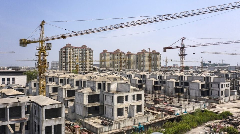 Ngân hàng Trung ương Trung Quốc ngày 10/7 đã quyết định hạn một số chính sách trong gói giải cứu thị trường bất động sản ban hành tháng 11/2022 đến cuối năm 2024. Ảnh: Bloomberg