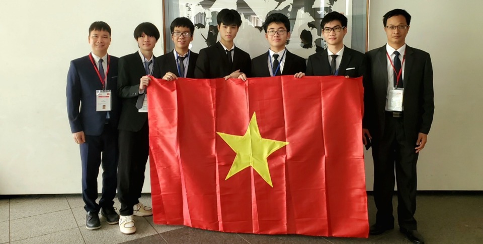 Đoàn học sinh Việt Nam tại Olympic Vật lí Quốc tế 2023