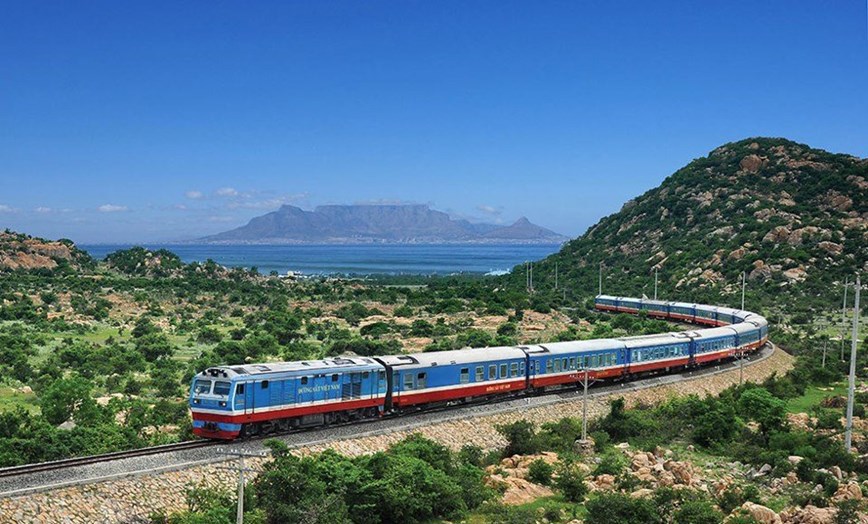 Bộ GTVT phản hồi về việc đầu tư hai tuyến đường sắt kết nối cảng biển - Ảnh 1