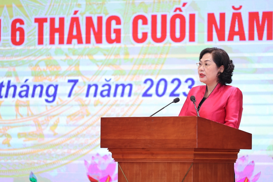 Thống đốc Ngân hàng Nhà nước Nguyễn Thị Hồng phát biểu tại hội nghị. Ảnh: Nhật Bắc