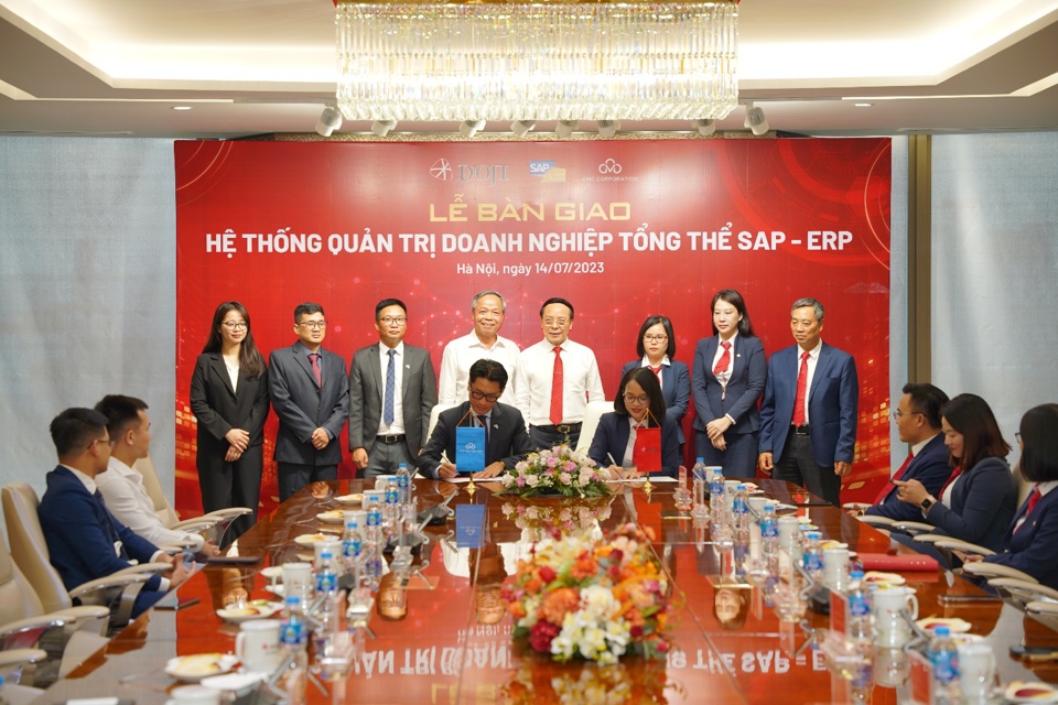 Tập đo&agrave;n DOJI v&agrave; Tập đo&agrave;n CMC k&yacute; kết nghiệm thu b&agrave;n giao hệ thống SAP - ERP