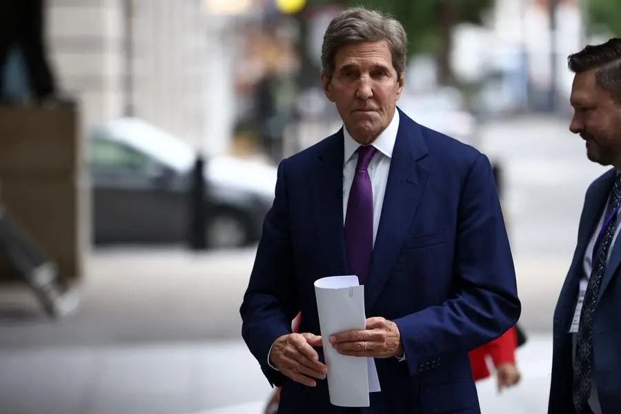 &Ocirc;ng John Kerry, Đặc ph&aacute;i vi&ecirc;n của Tổng thống Mỹ về biến đổi kh&iacute; hậu, đ&atilde; đến Bắc Kinh&nbsp;v&agrave;o ng&agrave;y 16/7. Ảnh: AFP