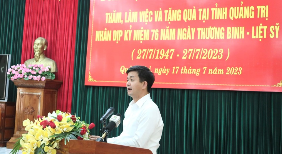 B&iacute; thư Tỉnh ủy Quảng Trị L&ecirc; Quang T&ugrave;ng ph&aacute;t biểu tại cuộc l&agrave;m việc