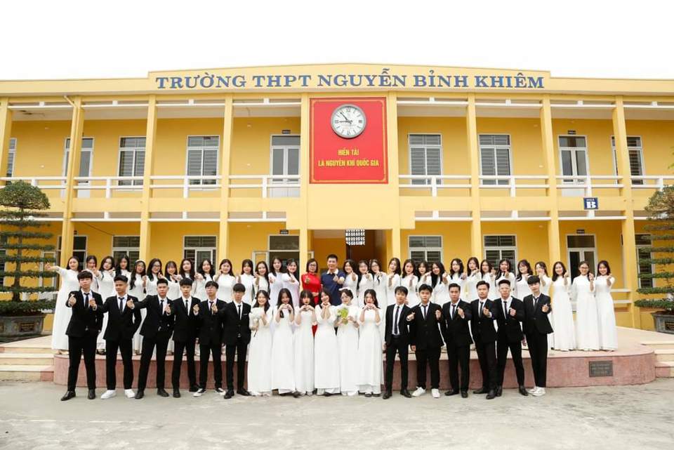 Trường THPT Nguyễn Bỉnh Khi&ecirc;m nơi c&oacute; học sinh đỗ thủ khoa khối D01.