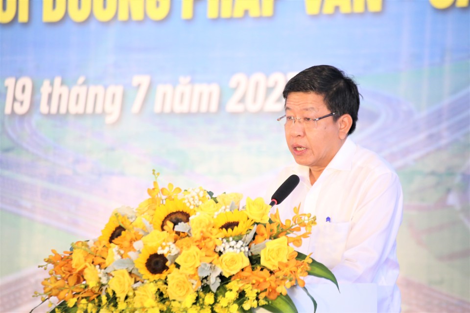 Ph&oacute; Chủ tịch UBND TP H&agrave; Nội&nbsp;Dương Đức Tuấn ph&aacute;t biểu tại buổi lễ.
