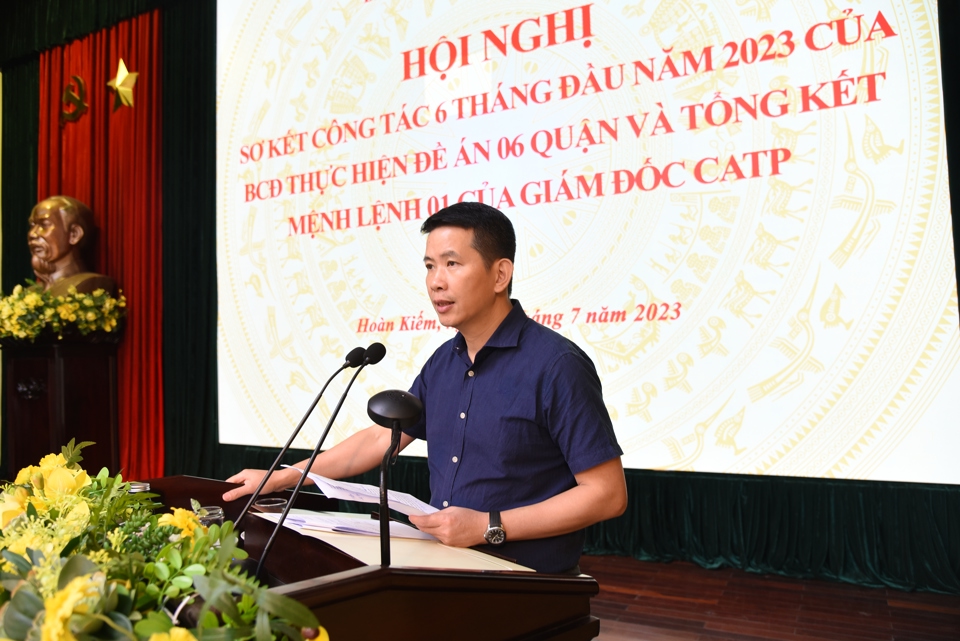 Chủ tịch UBND quận Ho&agrave;n Kiếm Phạm Tuấn Long ph&aacute;t biểu kết luận, giao nhiệm vụ