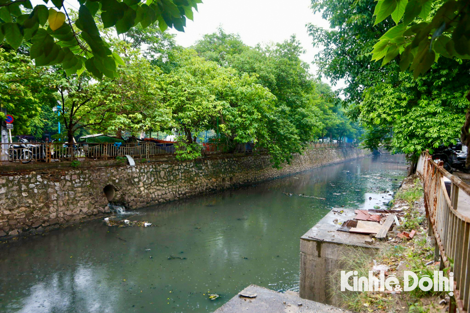 S&ocirc;ng S&eacute;t d&agrave;i khoảng 3,6km cũng đang trong t&igrave;nh trạng &ocirc; nhiễm nặng.